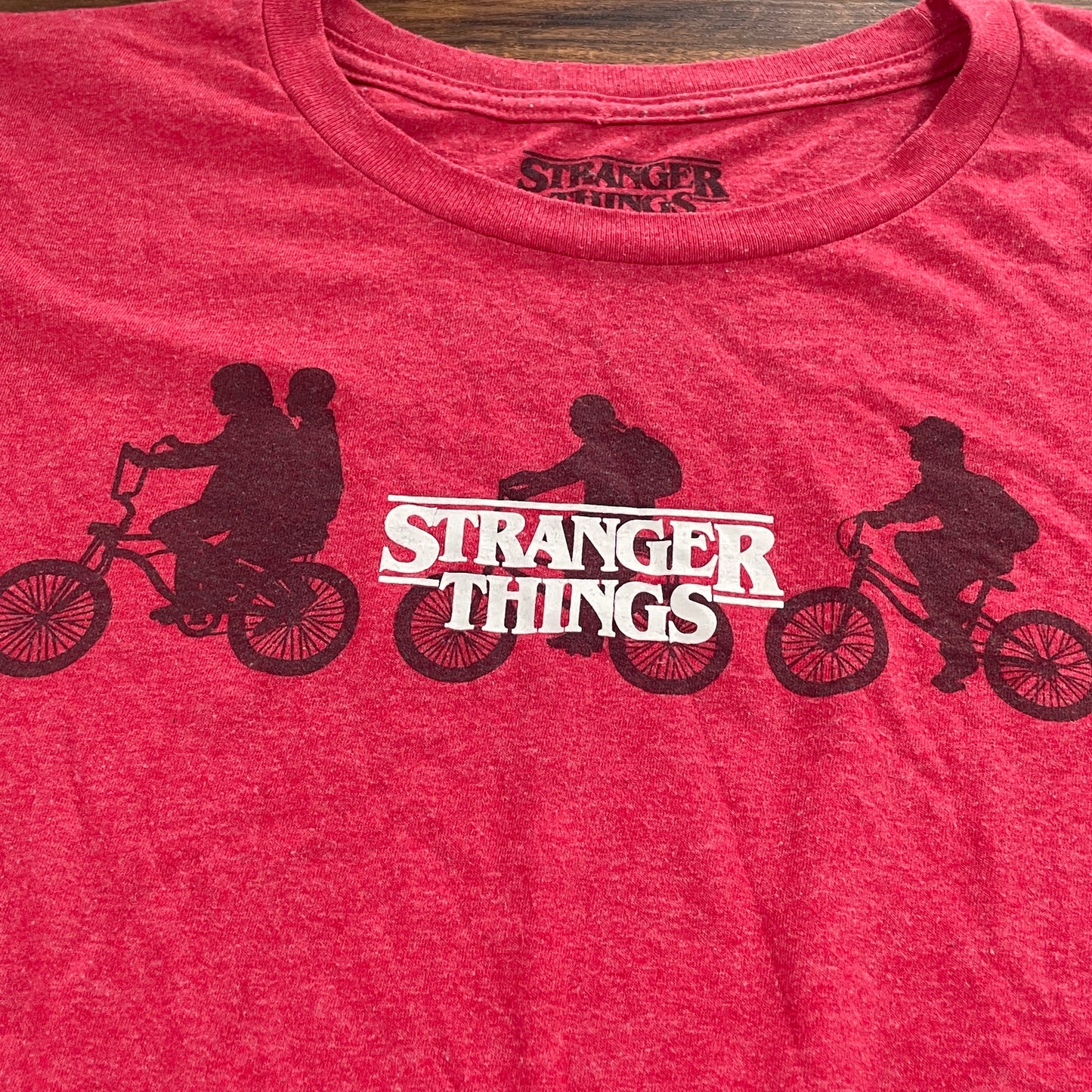 《XL》STRANGER THINGS ストレンジャーシングス Netflix Tシャツ